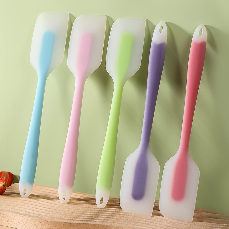 Kitchen Baking Brush - مكشطة كيك سيليكون شفافة غير لاصقة،