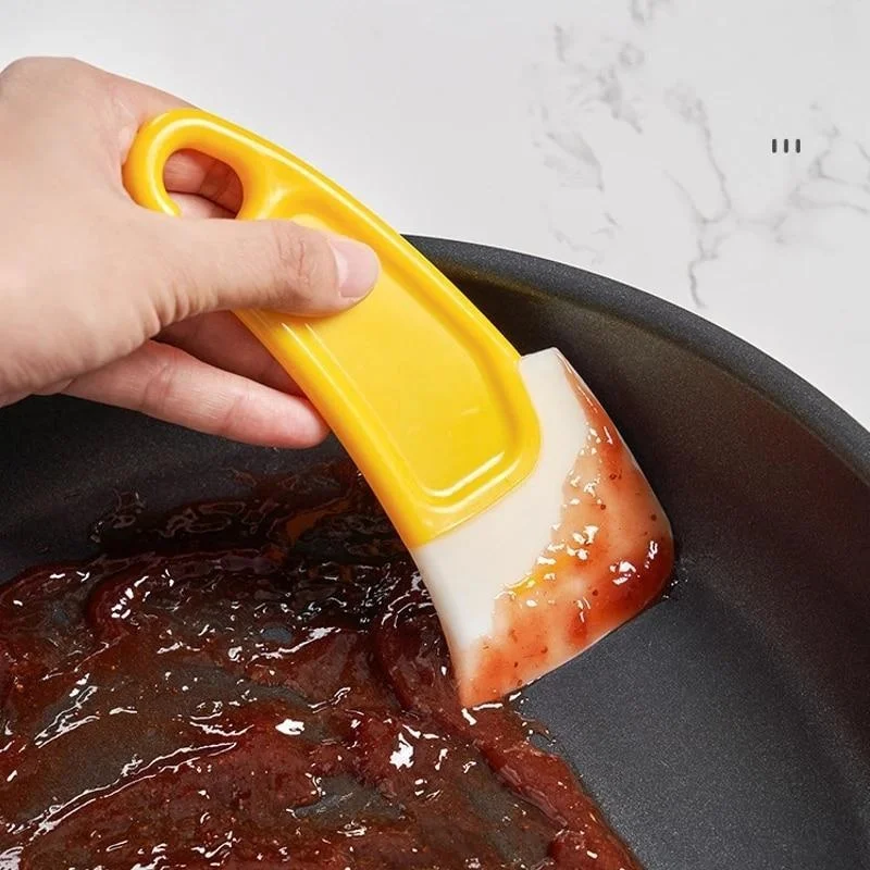 مكشطة تنظيف للمطبخ بشفرة ناعمة - مراجعة Kitchen Baking Brush وسعره